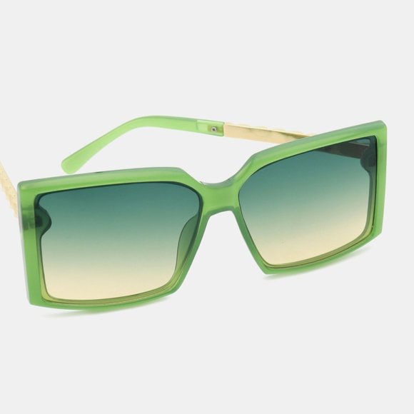 Square Polycarbonate Frame Sunglasses in Green - Picture 4 of 5